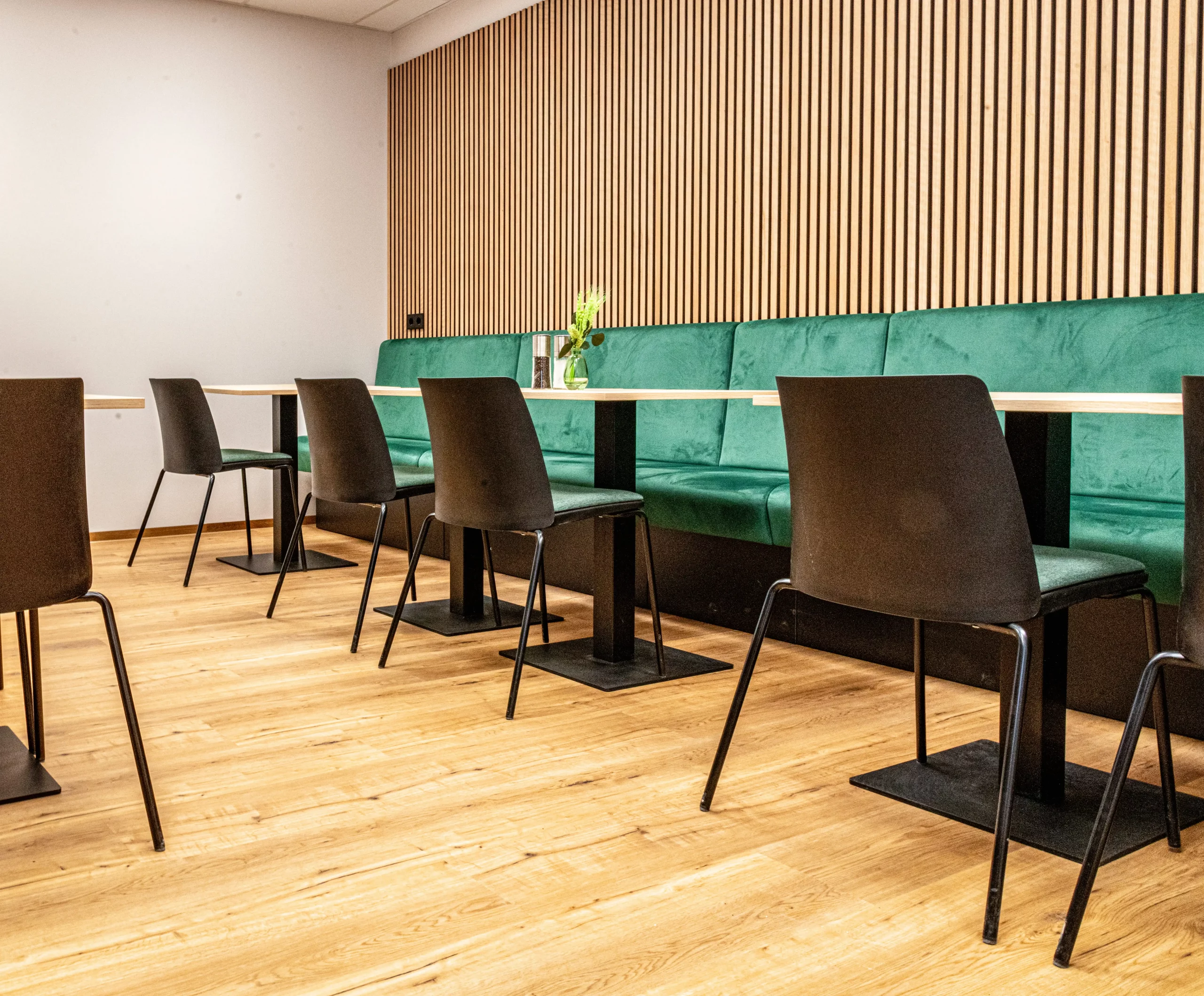 Raumausstattung Projekt für Bürogebäude und Gewerbeflächen