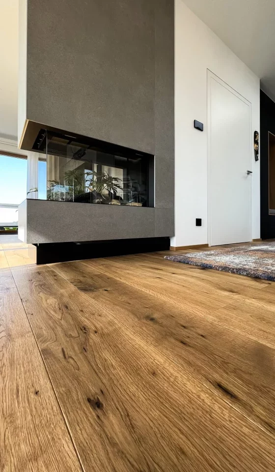 Parkettboden im Wohnzimmer fachgerecht verlegt – Raumausstattung Privatkunden