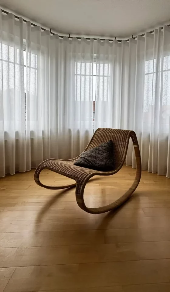 Fensterdekoration mit Vorhangschienen – wohnliche Textilien